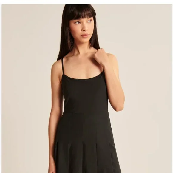 Abercrombie and Fitch Pleated Traveler Mini Dress - Picture 6 of 9